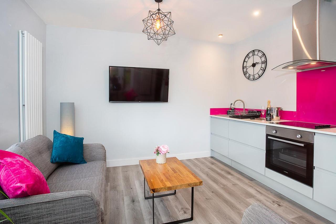 The Luxury Potting Shed With Free Parking! Apartment York Exterior photo