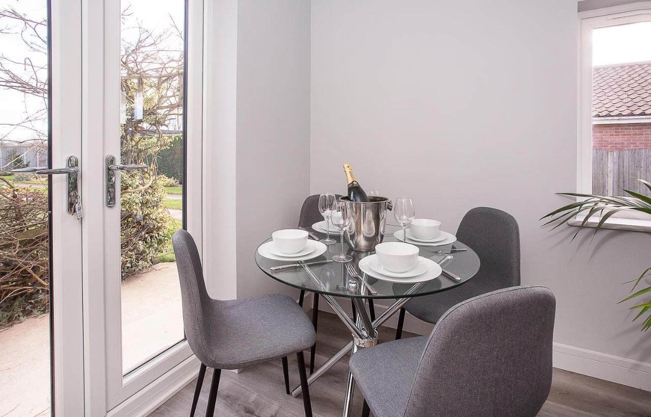 The Luxury Potting Shed With Free Parking! Apartment York Exterior photo