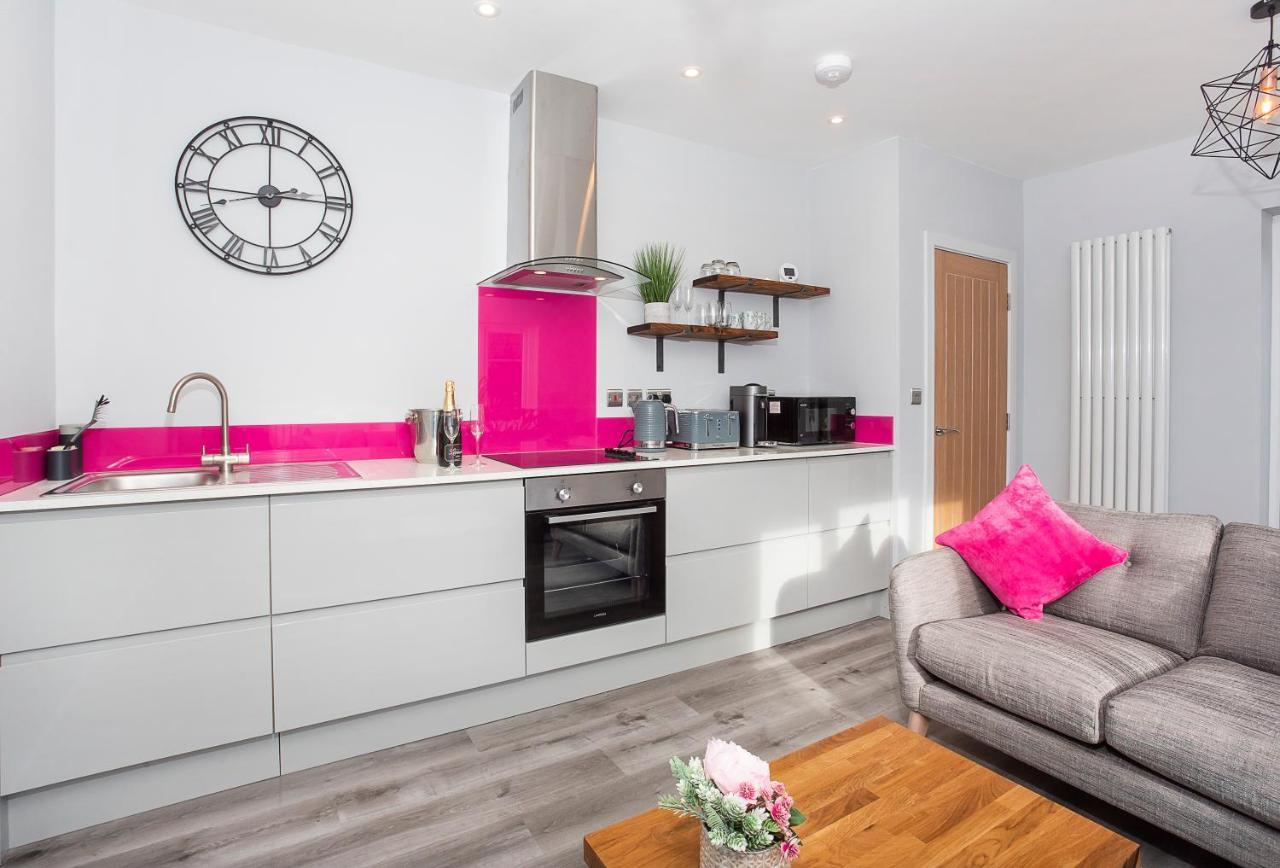 The Luxury Potting Shed With Free Parking! Apartment York Exterior photo