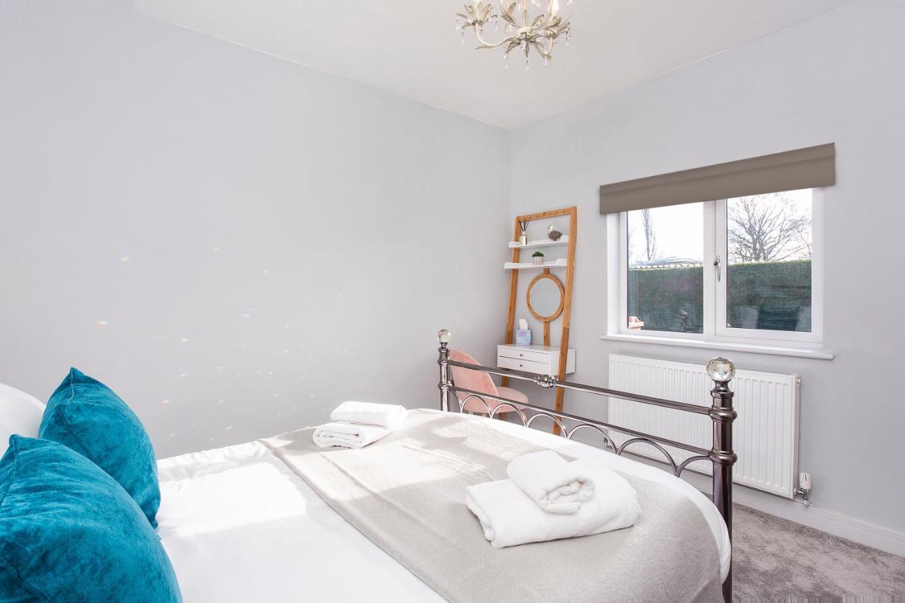 The Luxury Potting Shed With Free Parking! Apartment York Exterior photo