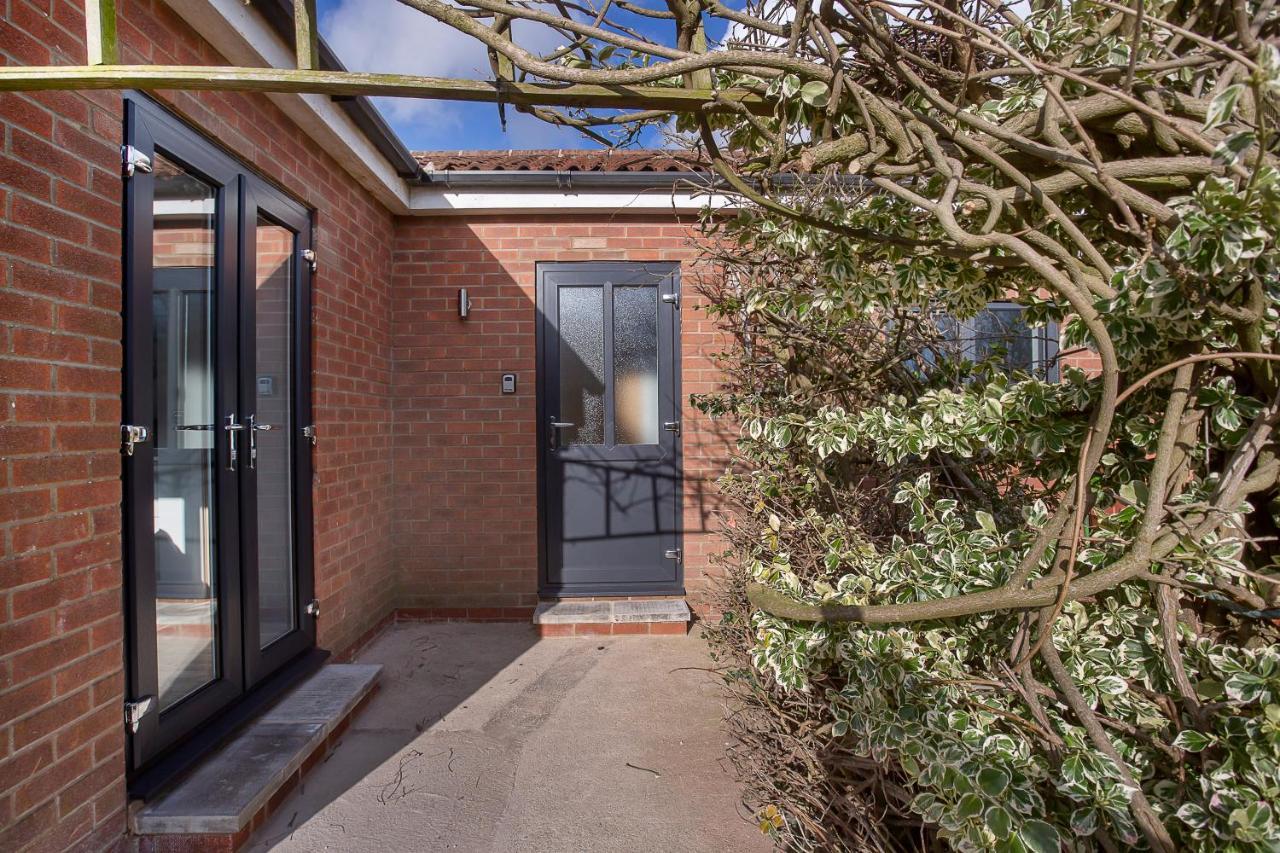 The Luxury Potting Shed With Free Parking! Apartment York Exterior photo