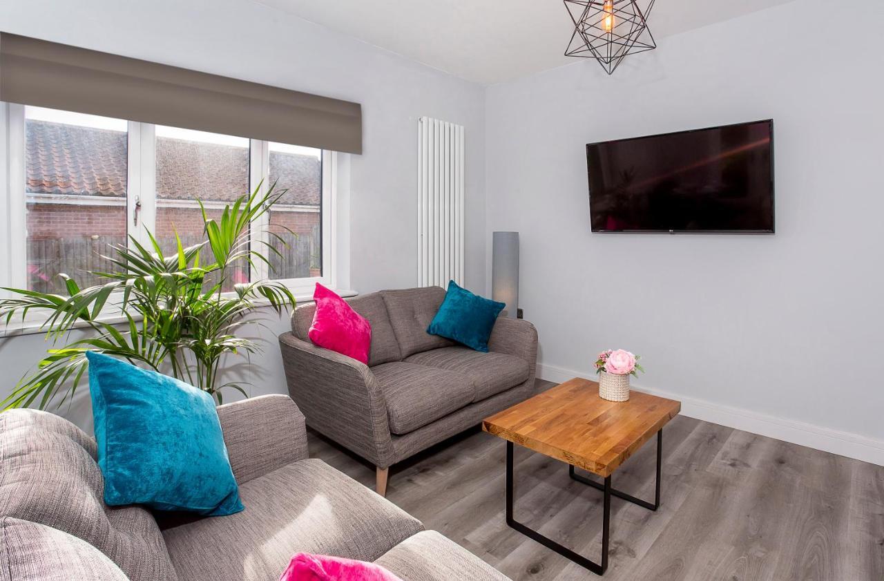 The Luxury Potting Shed With Free Parking! Apartment York Exterior photo