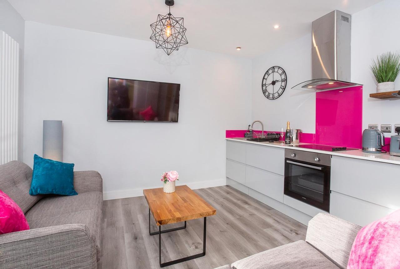 The Luxury Potting Shed With Free Parking! Apartment York Exterior photo